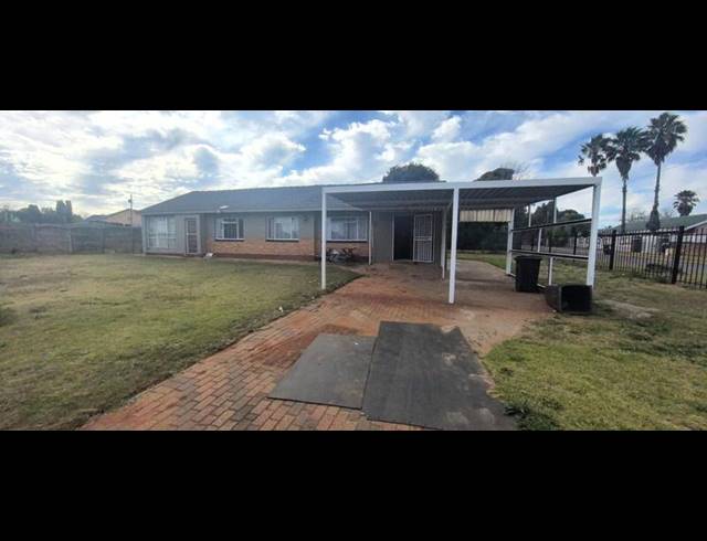 3 BEDROOM HOUSE FOR SALE IN WITPOORTJIE